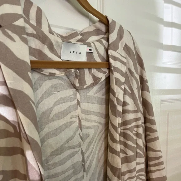 Lush zebra blazer - Picture 6 of 10